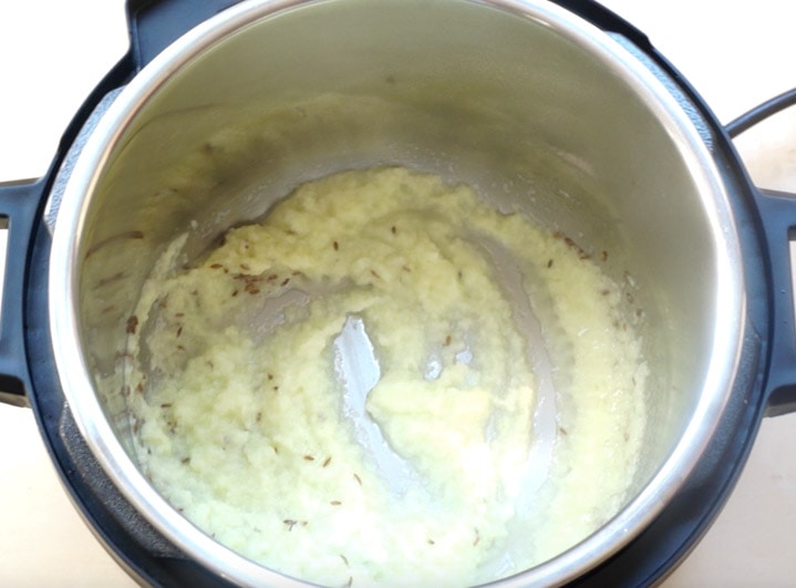 Black eyed peas curry (Lobhia) steps - Piping Pot Curry-1 Saute onion paste in pressure cooker