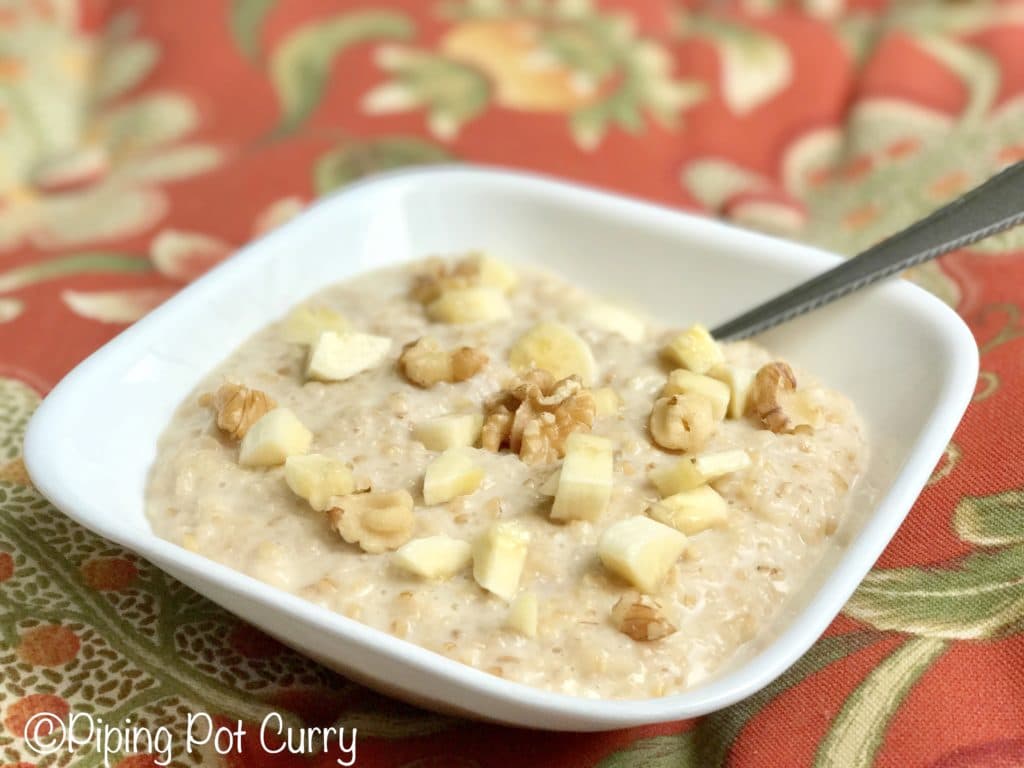 Double-Boiler Slow Cooker BananaNut Oats