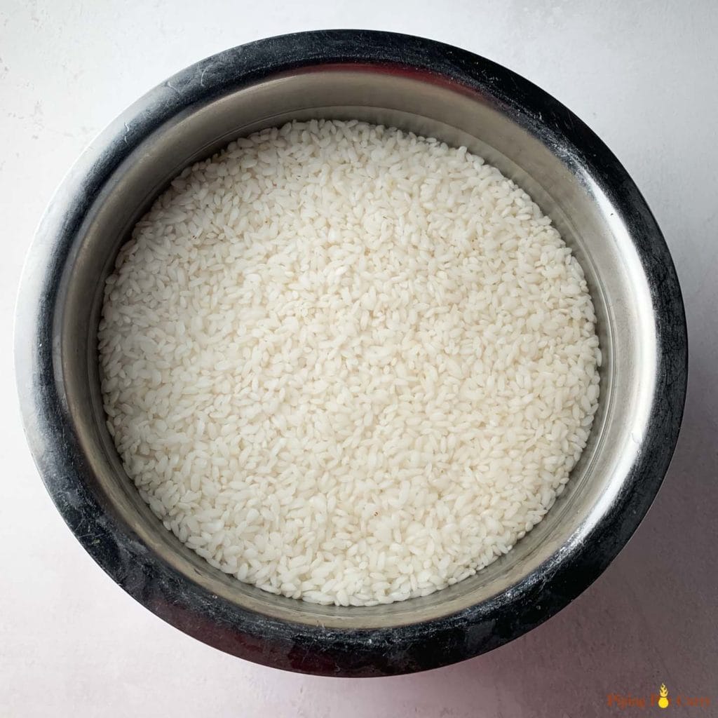 Soaked small grain rice in water