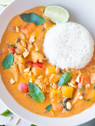 Daily Delight with Easy and Healthy Meals - Piping Pot Curry