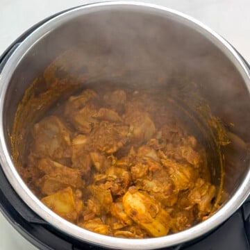 Sauteed chicken to make chettinadu chicken curry