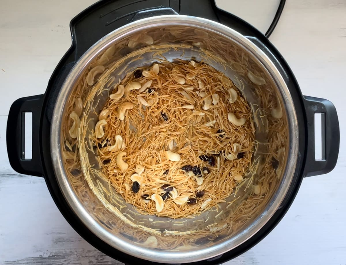 Roasted vermicelli with nuts and raisins ready to cook 