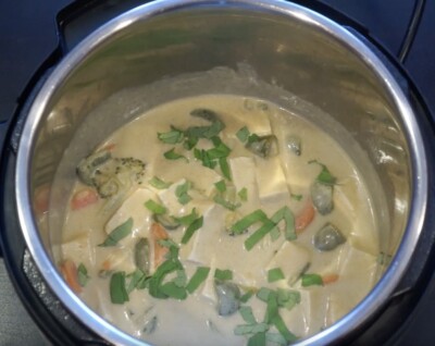 Instant Pot Thai Green Curry with Tofu - Piping Pot Curry
