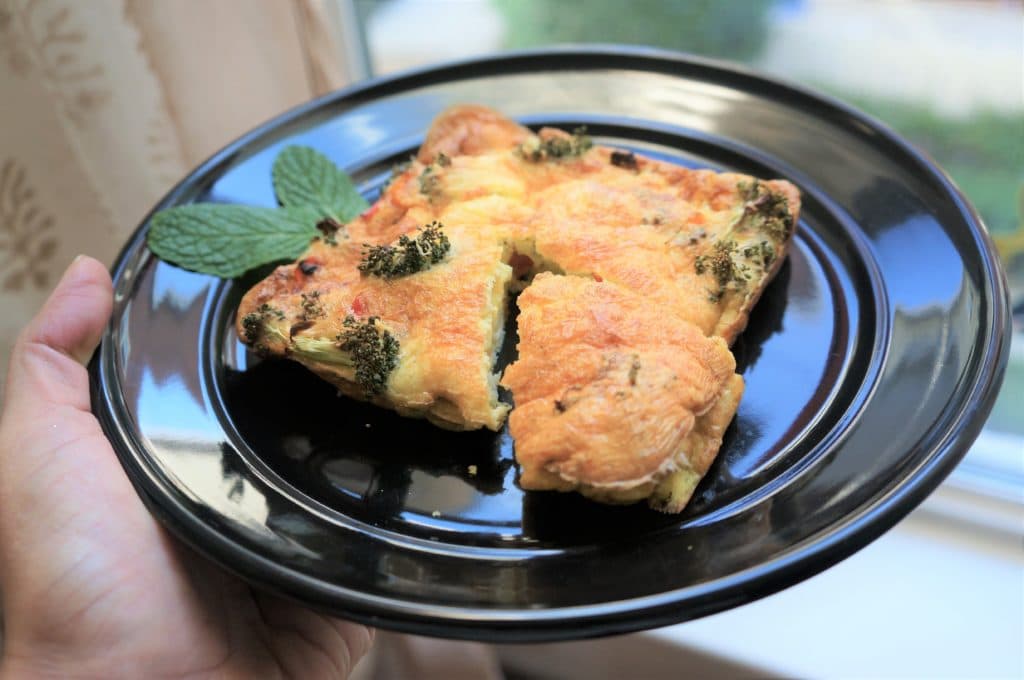 A delicious broccoli and bell pepper frittata made in the Air Fryer for a perfect breakfast! This is a versatile recipe, that can be changed to use with a variety of mix-ins.