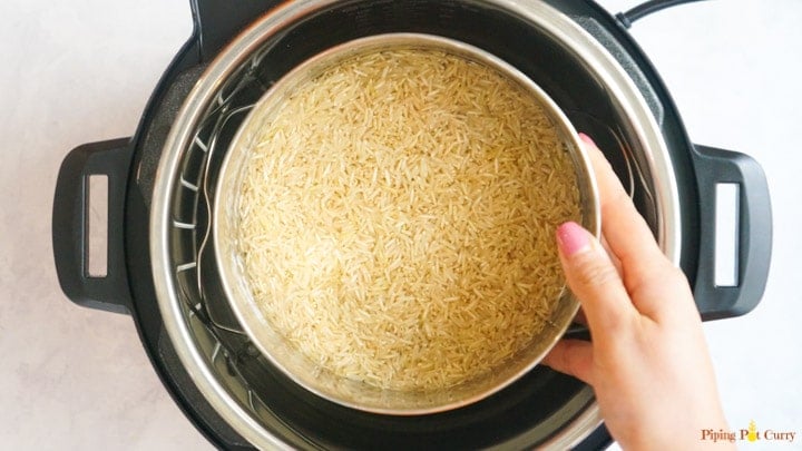 Instant Pot Brown Rice - Place bowl of rice & water on trivet