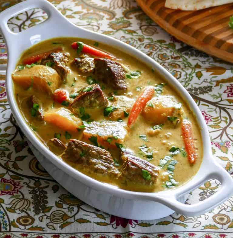 instant pot beef curry in a bowl 