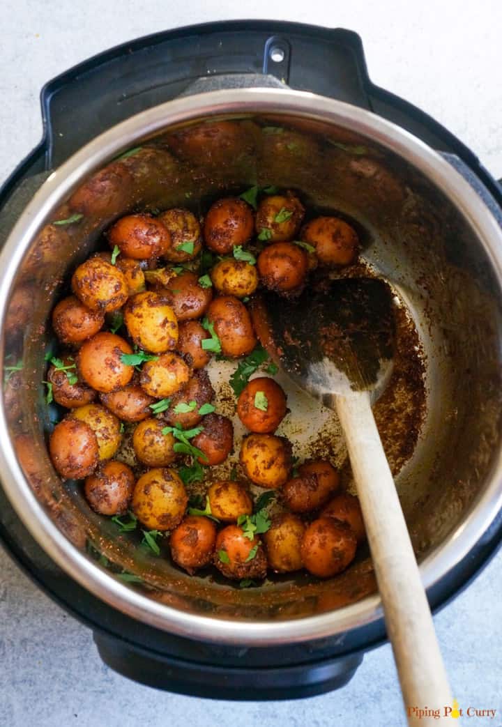 Instant Pot Baby Potatoes (Steamed) - Piping Pot Curry