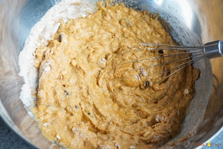 whole wheat pumpkin muffins step 6 - stir it all up