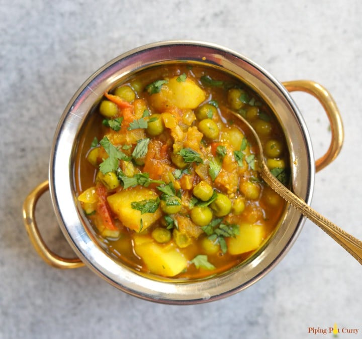 The BEST collection of 29 Instant Pot Indian Vegetarian Recipes from the best Indian food blogs! You can find a variety of vegetarian curries, lentils, beans and rice recipes from all over India.
