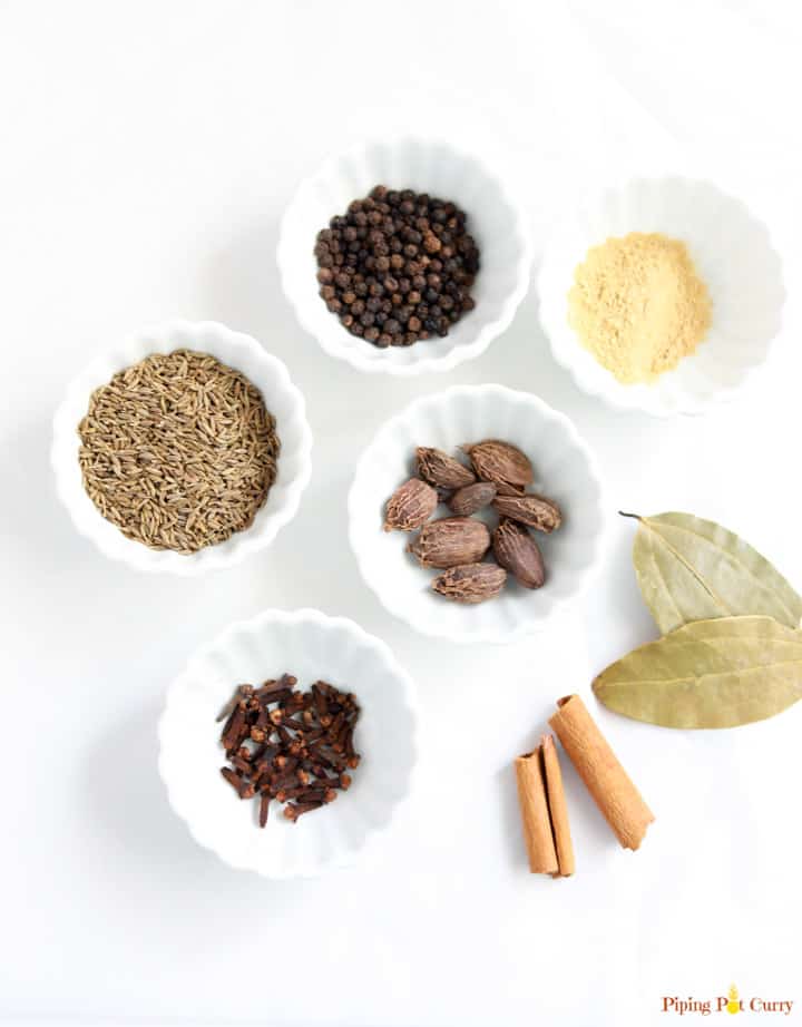 Ingredients to make Garam Masala spice blend
