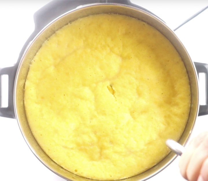 Khaman instant pot steps - Piping Pot Curry-6 Yellow Khaman cakes steamed in the instant pot