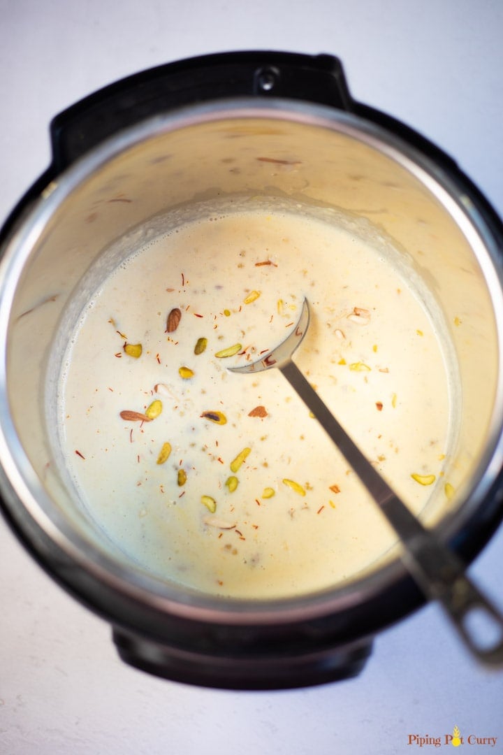 Sabudana Kheer garnished with saffron and nuts in the instant pot