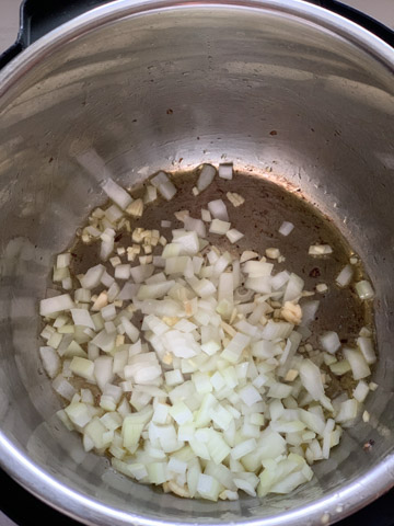 creamy mushroom pasta instant pot steps - Piping Pot Curry-3 Onions and garlic in the instant pot