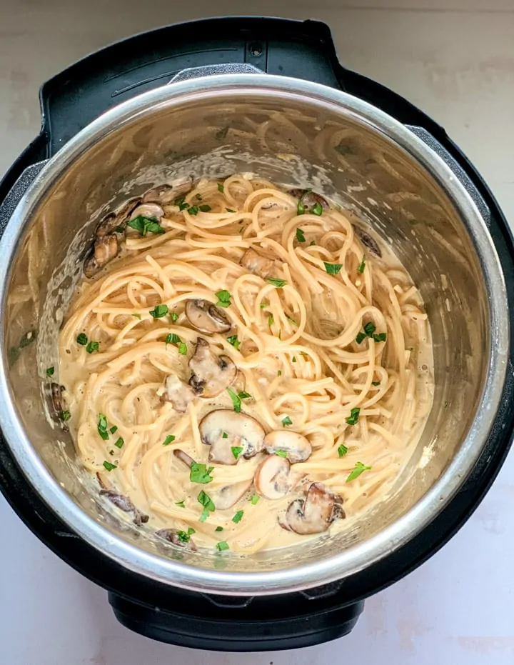 Creamy pasta with mushrooms in the instant pot