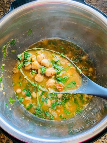 Chana saag - Piping Pot Curry