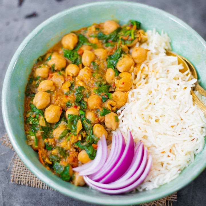 vegan chickpea curry with spinach made in the instant pot