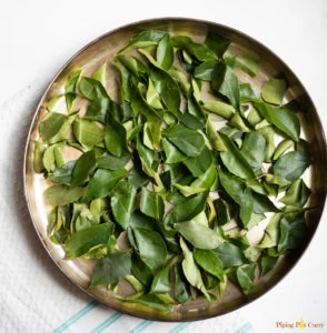curry leaves spread to air dry