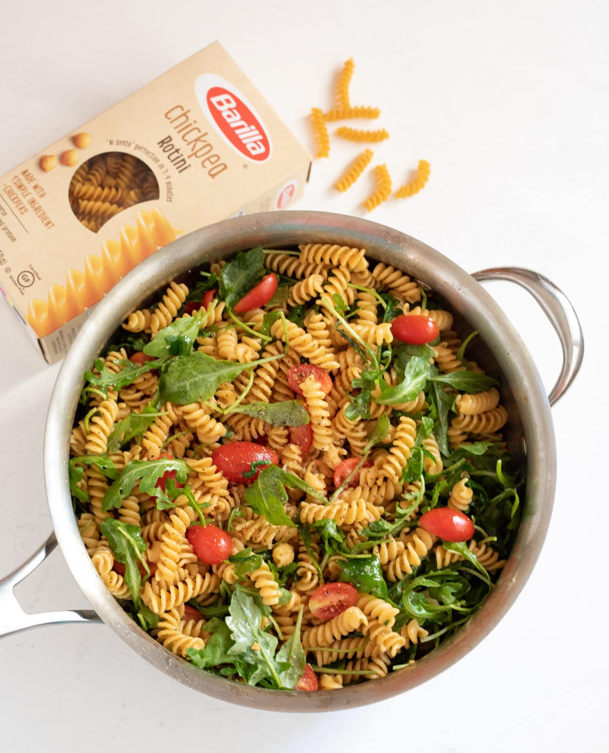 Rotini Chickpea Pasta with Arugula Piping Pot Curry