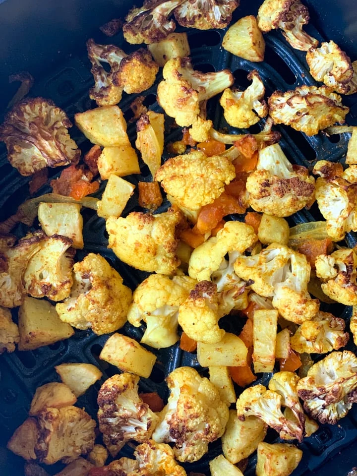 Air Fryer Roasted Turmeric Cauliflower and potatoes (Indian spiced Aloo gobi)