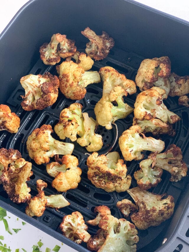 Air Fryer Cauliflower with Cilantro Yogurt Sauce Piping Pot Curry