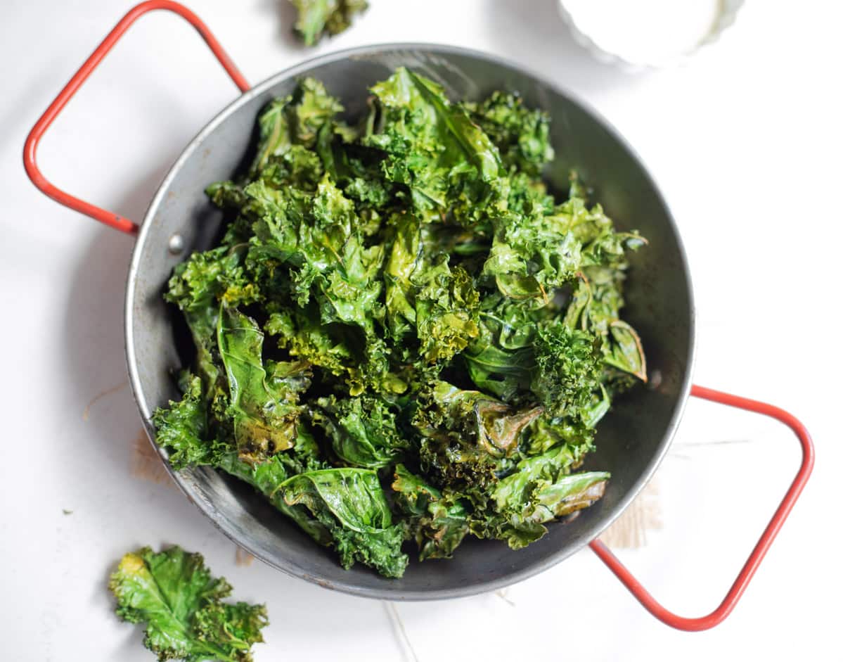 EASY AIR FRYER KALE CHIPS 🥬 Ideal for kale that's about to go bad