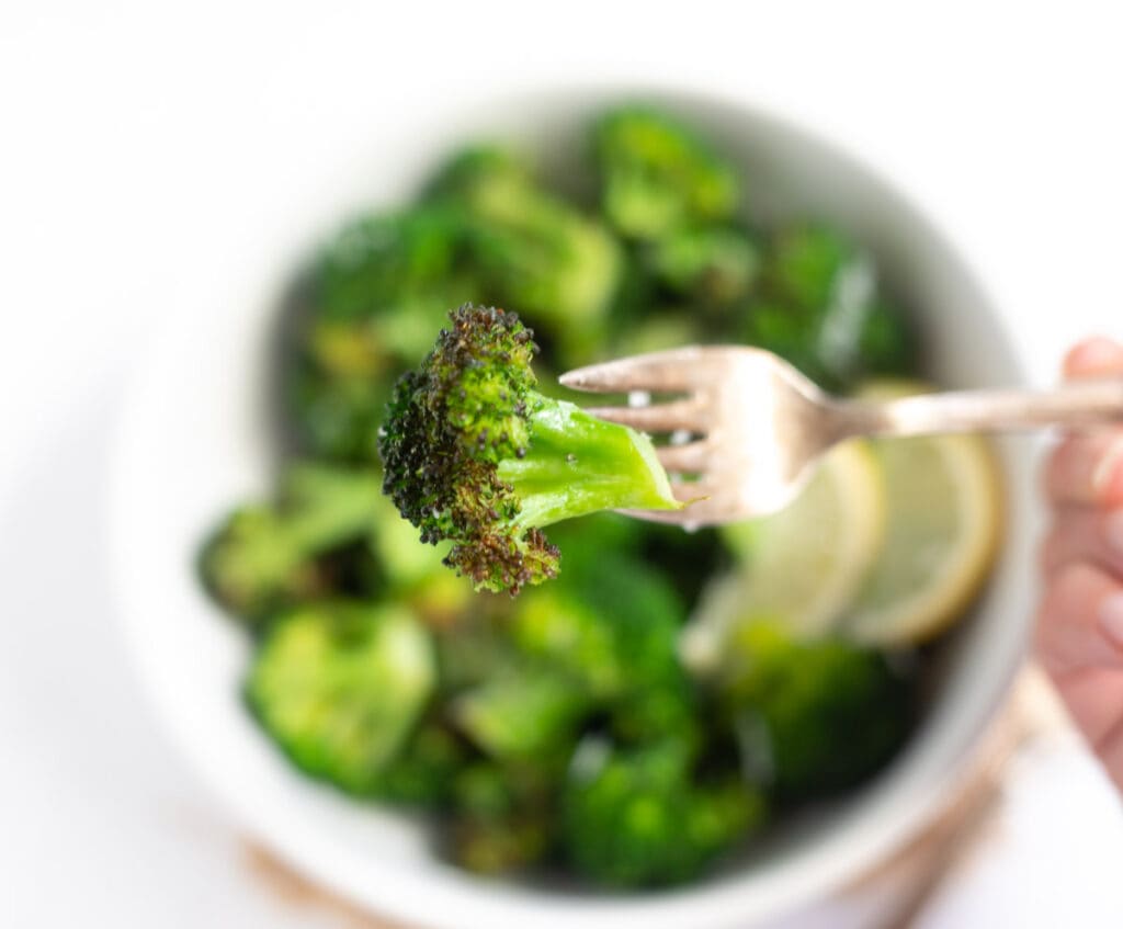 Roasted broccoli in air fryer