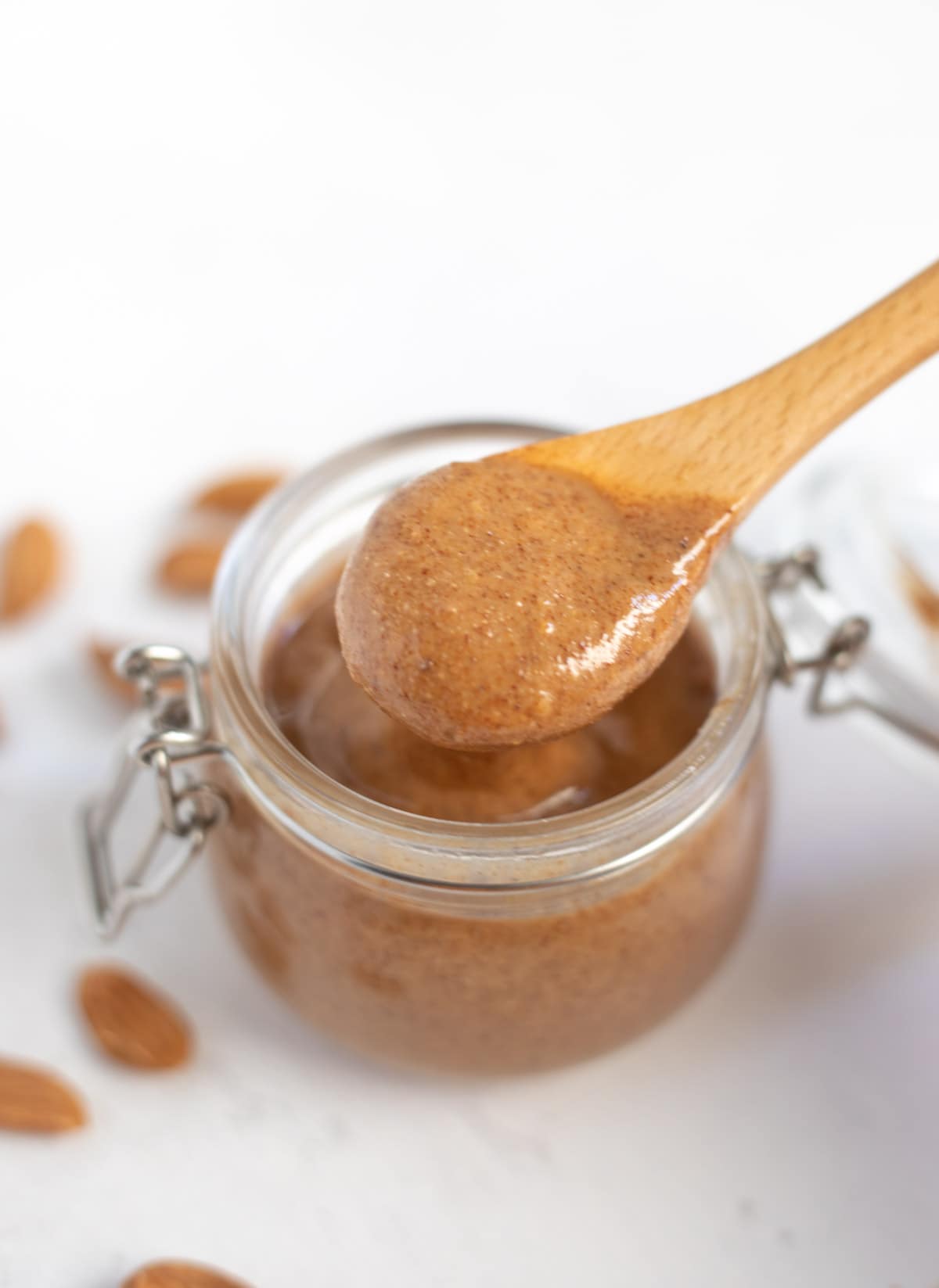 How to Make Almond Butter (1 ingredient, no oil, easy!) - Texanerin Baking