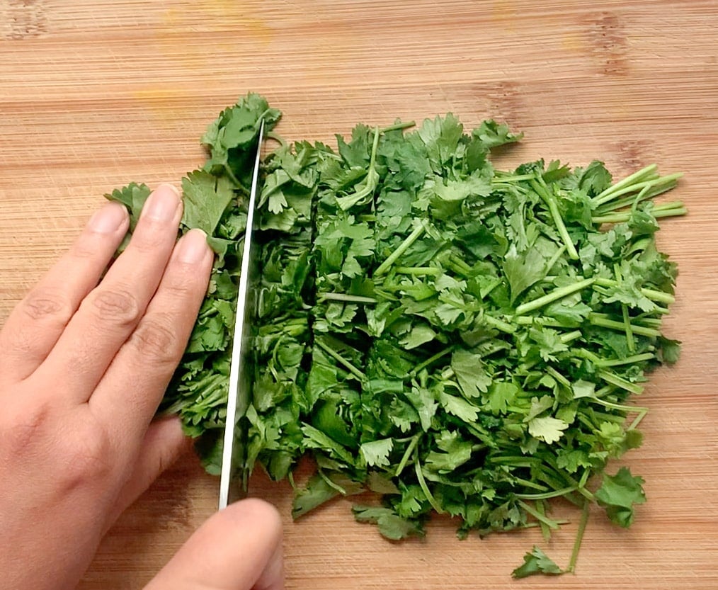 How to Chop Cilantro