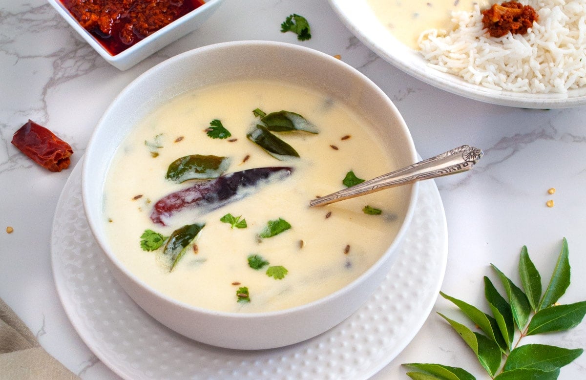 comforting gujarati kadhi