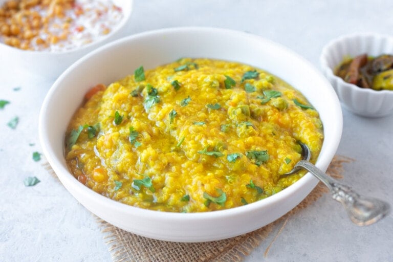 Quinoa Khichdi Piping Pot Curry