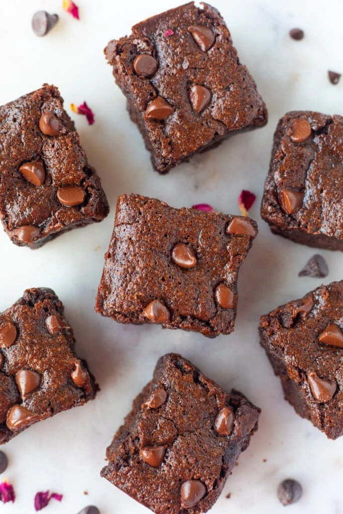 Almond flour brownies topped with chocolate chips