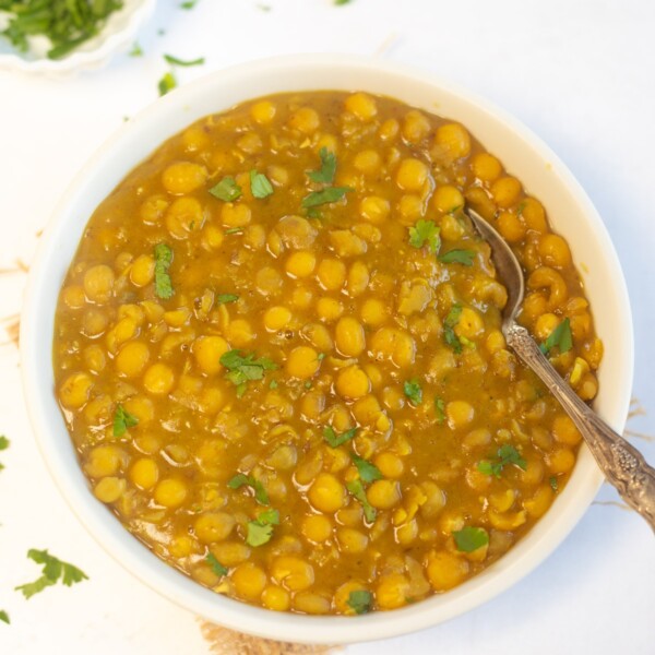 ragda in a bowl garnished with cilantro
