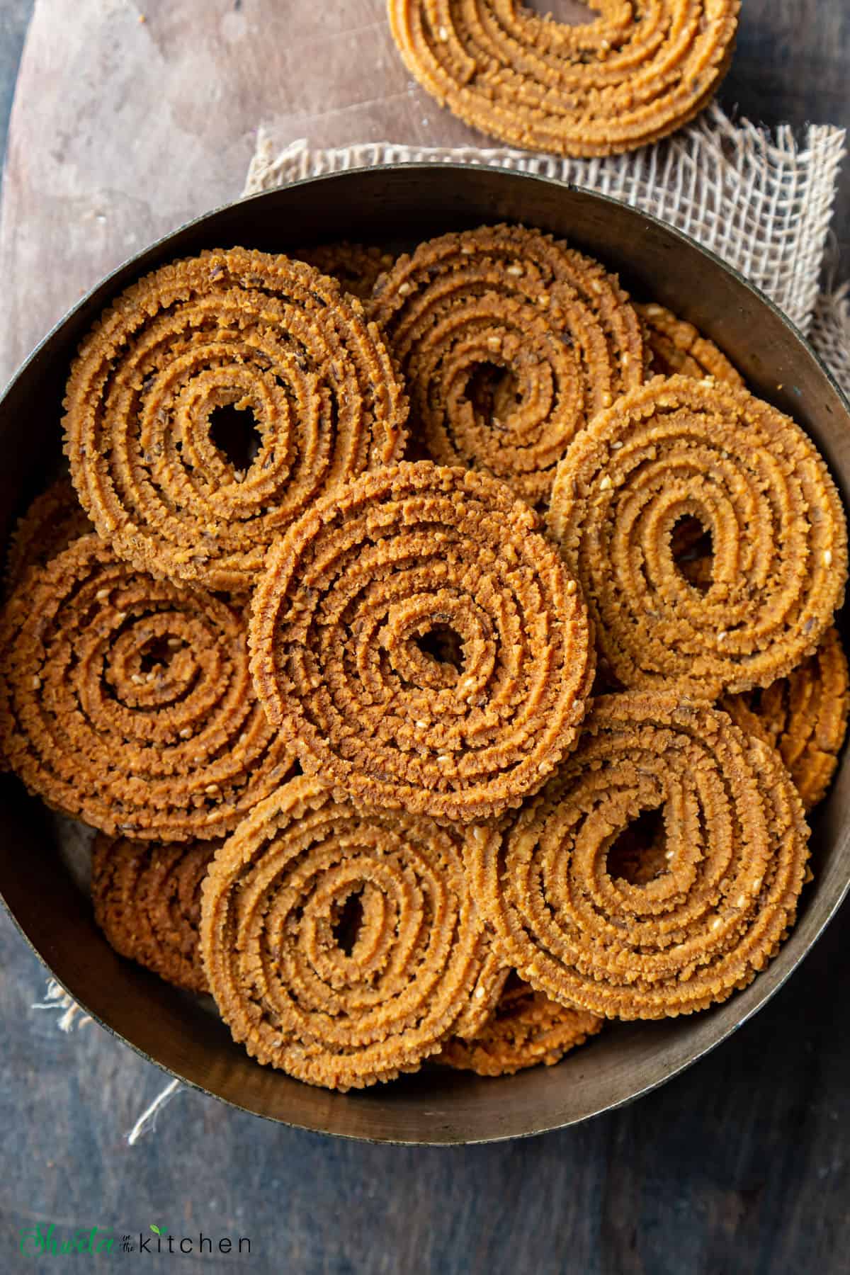 chakli in a plate 