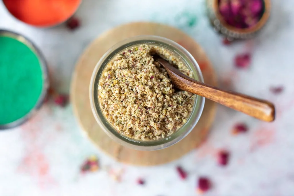 Thandai powder in a jar