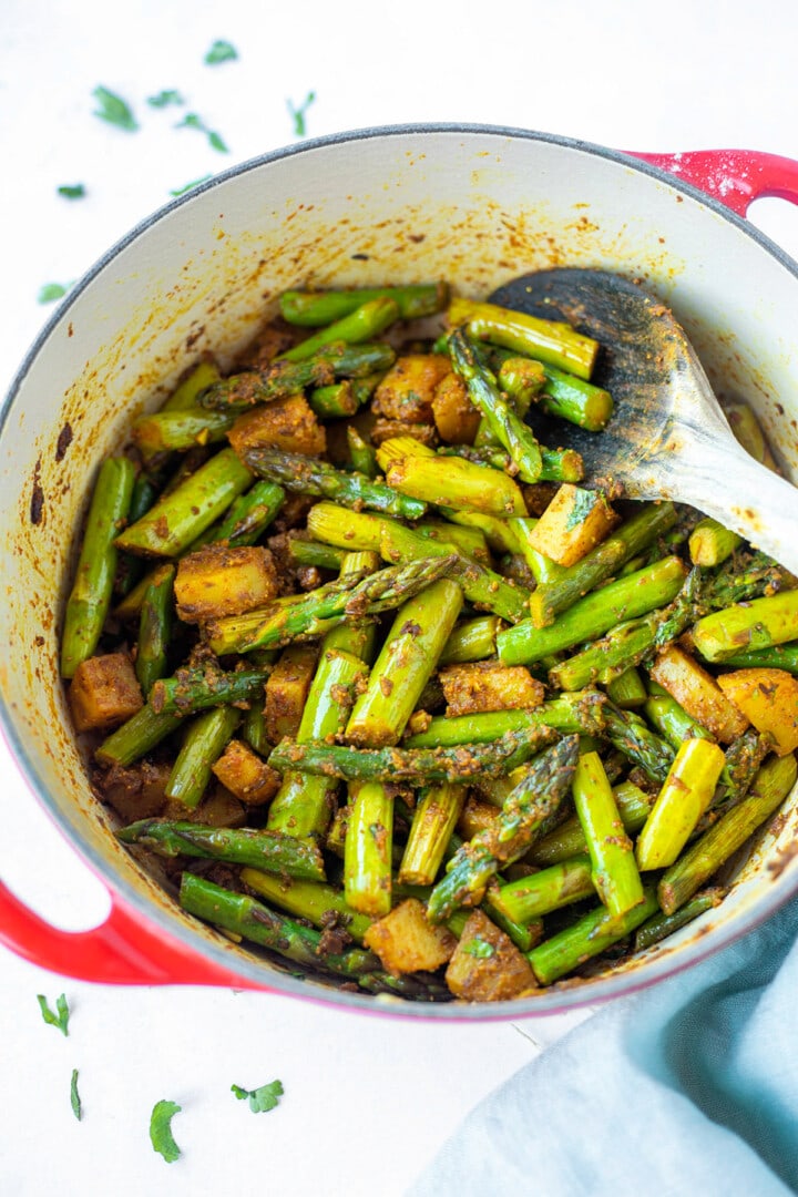 Indian Asparagus Stir Fry (Aloo Asparagus) Piping Pot Curry