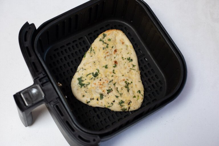 How To Reheat Naan? (Best Ways + Tips) Piping Pot Curry