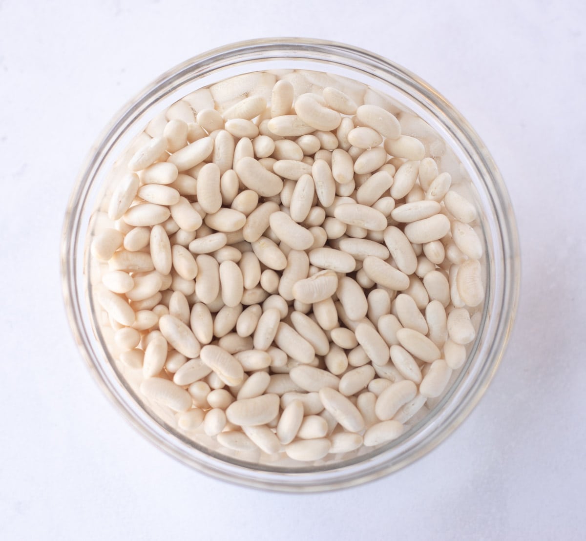 soaking white beans in water