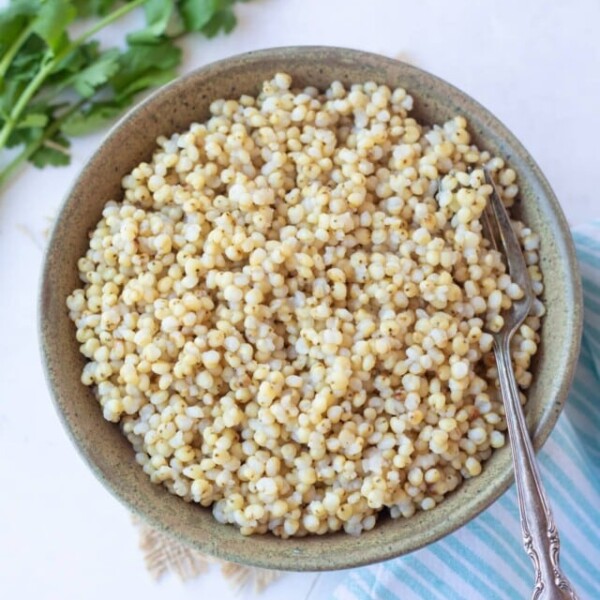 Sorghum perfectly cooked in a bowl