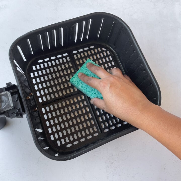How to clean air fryer basket
