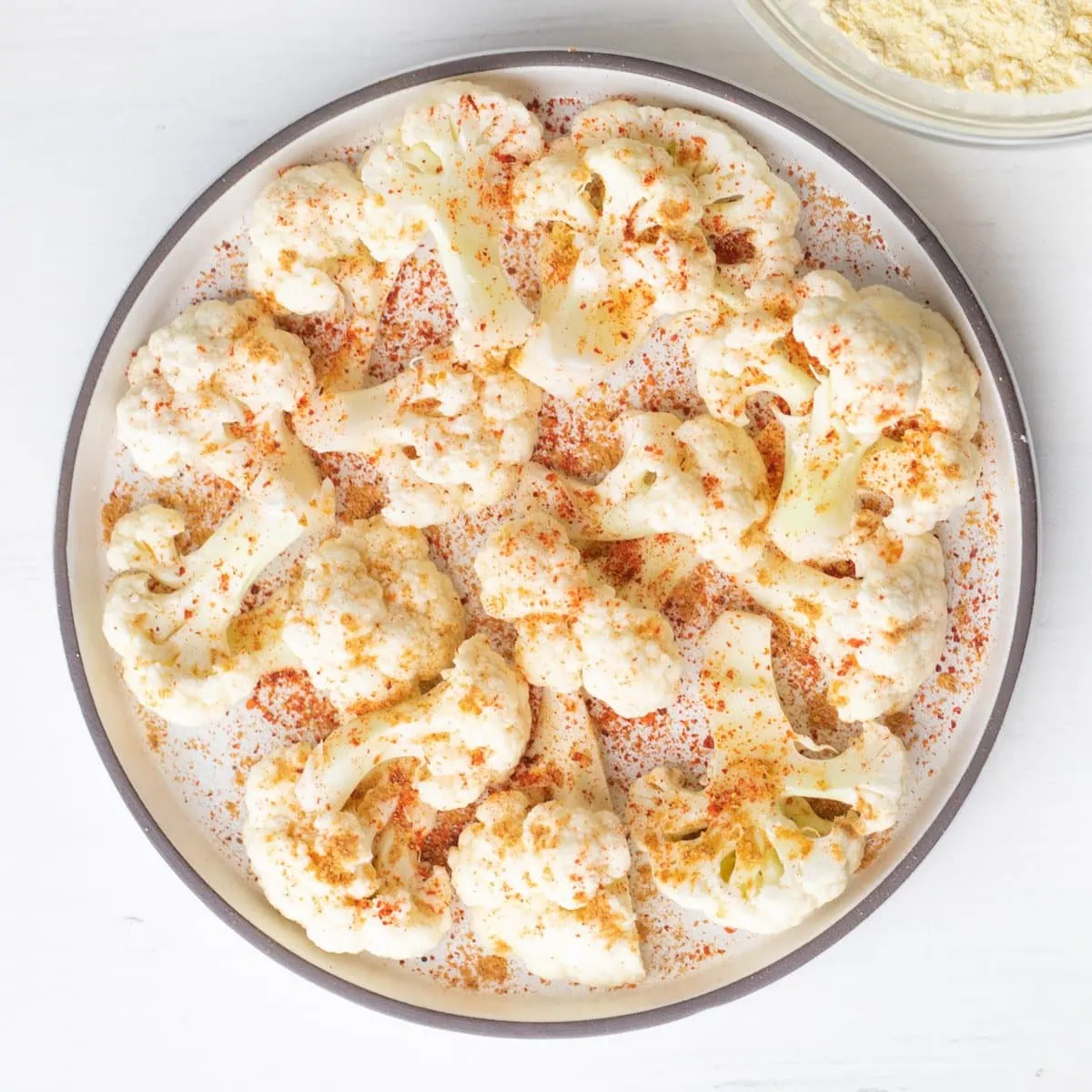 Cauliflower florets with spices to make pakora
