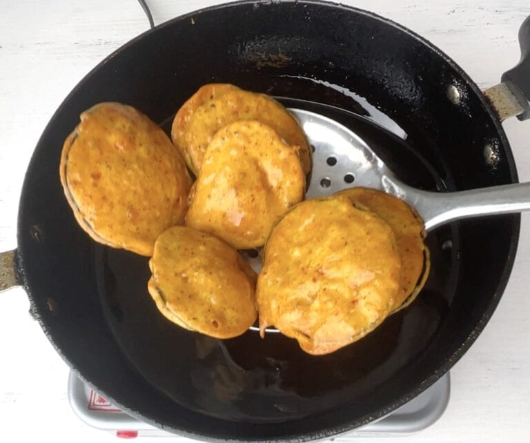 Eggplant Pakora (Baingan Pakora) Piping Pot Curry