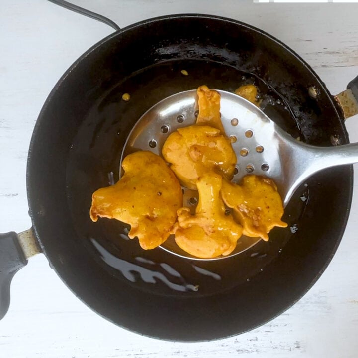 Fried cauliflower pakoras are ready