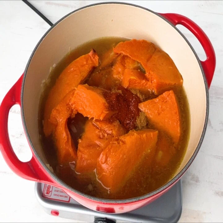 add paprika to the pot