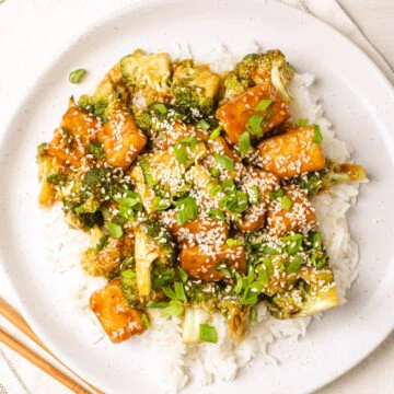 Delicious Tofu Broccoli Stir Fry served with white rice