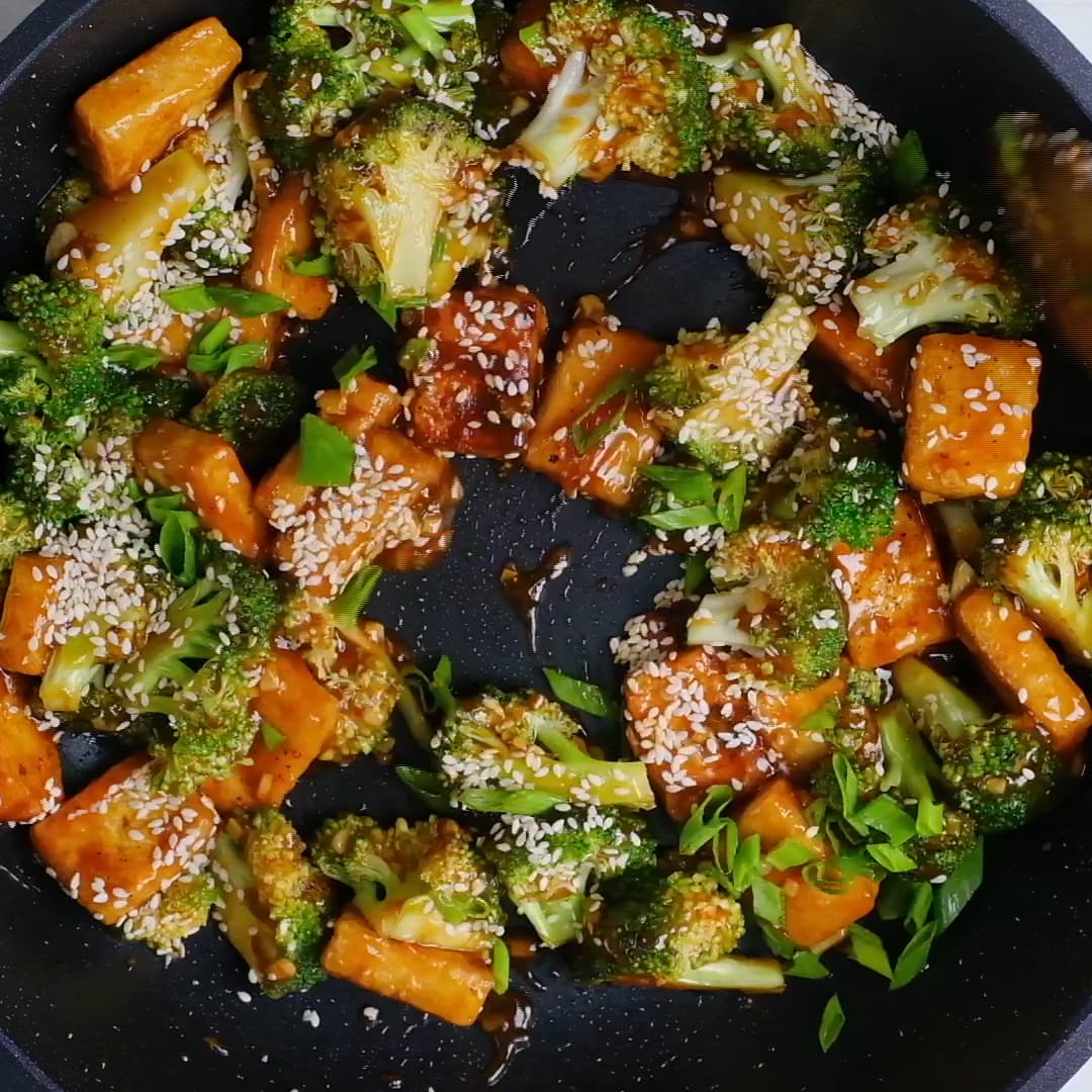 add Scallions to the Tofu Broccoli Stir Fry