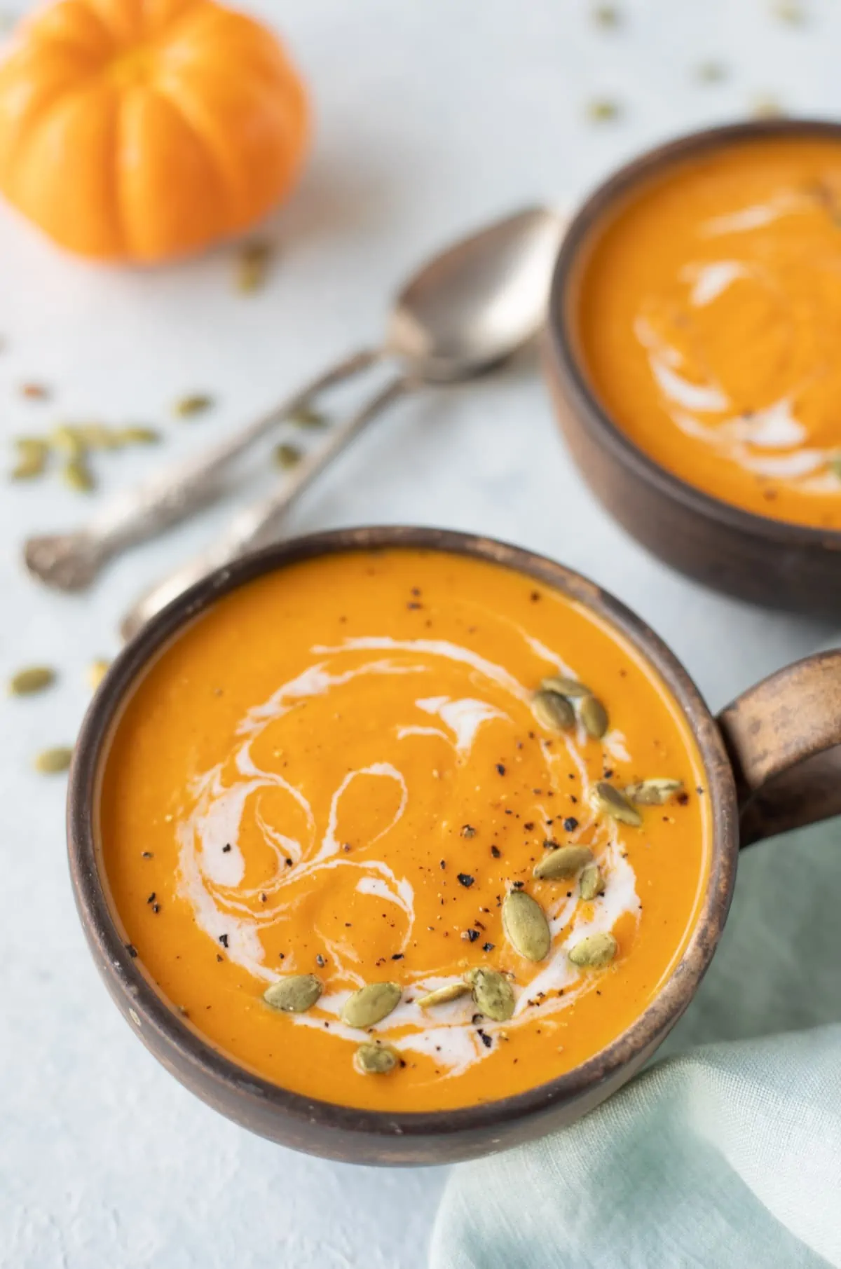 Vegan Roasted Pumpkin soup in two bowls