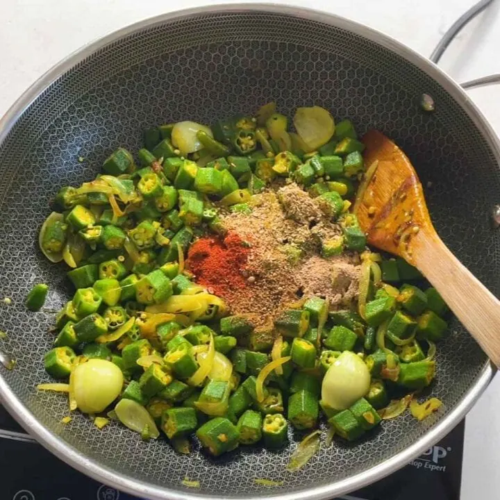add amchur to the pan