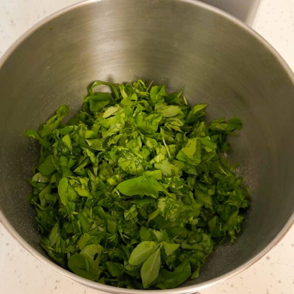 methi-paratha-piping-pot-curry