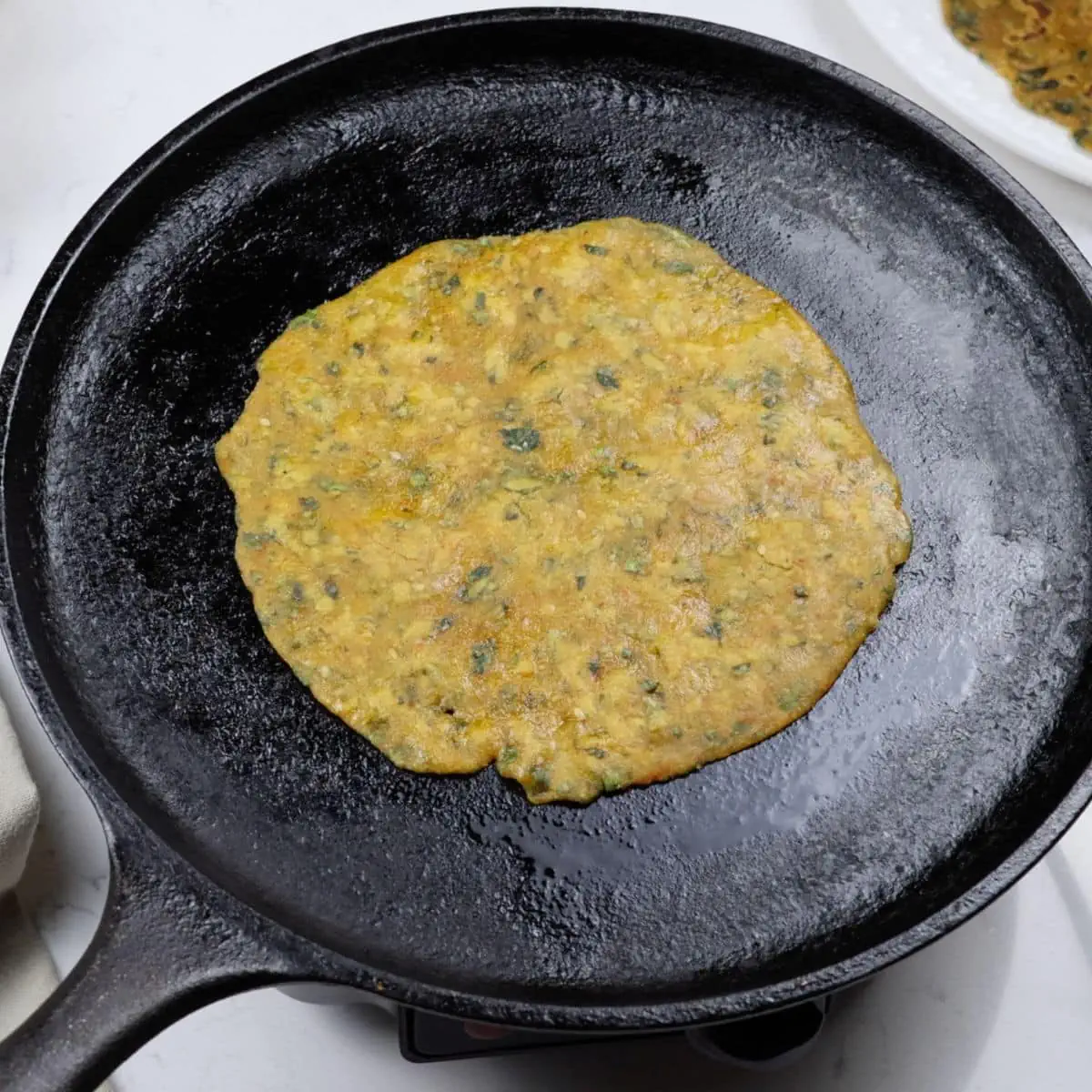 ready to eat methi thepla on tawa