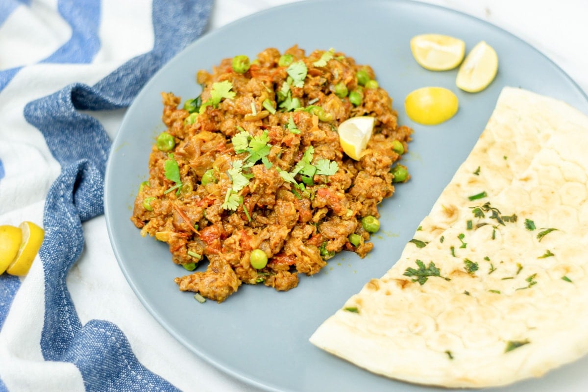 Keema Matar in a plate with naan